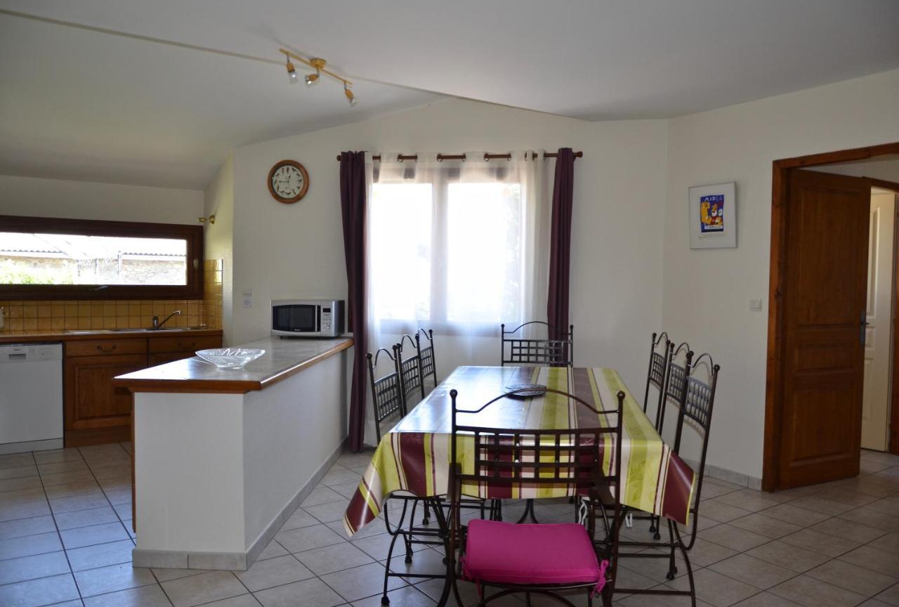 Gites Le Chene & Le Tilleul Saint-Romain-de-Lerps Habitación foto