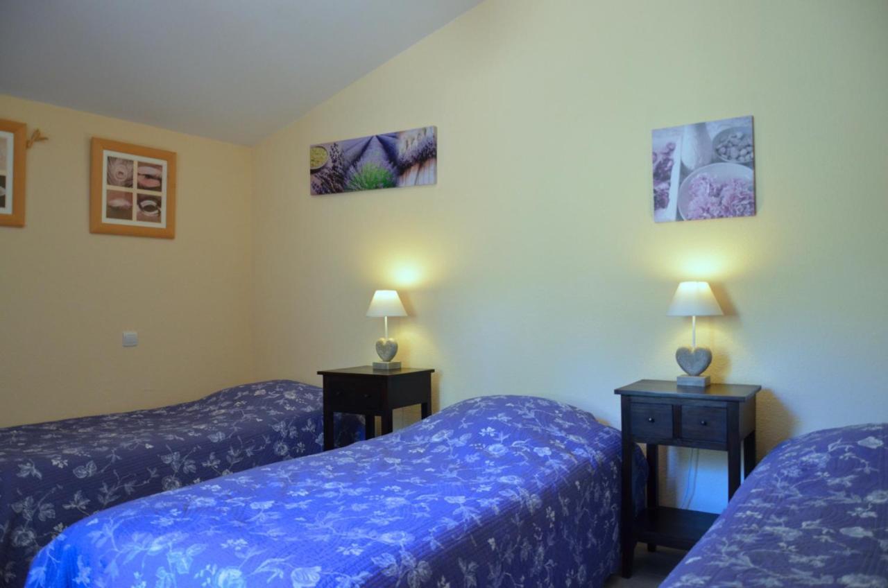 Gites Le Chene & Le Tilleul Saint-Romain-de-Lerps Habitación foto